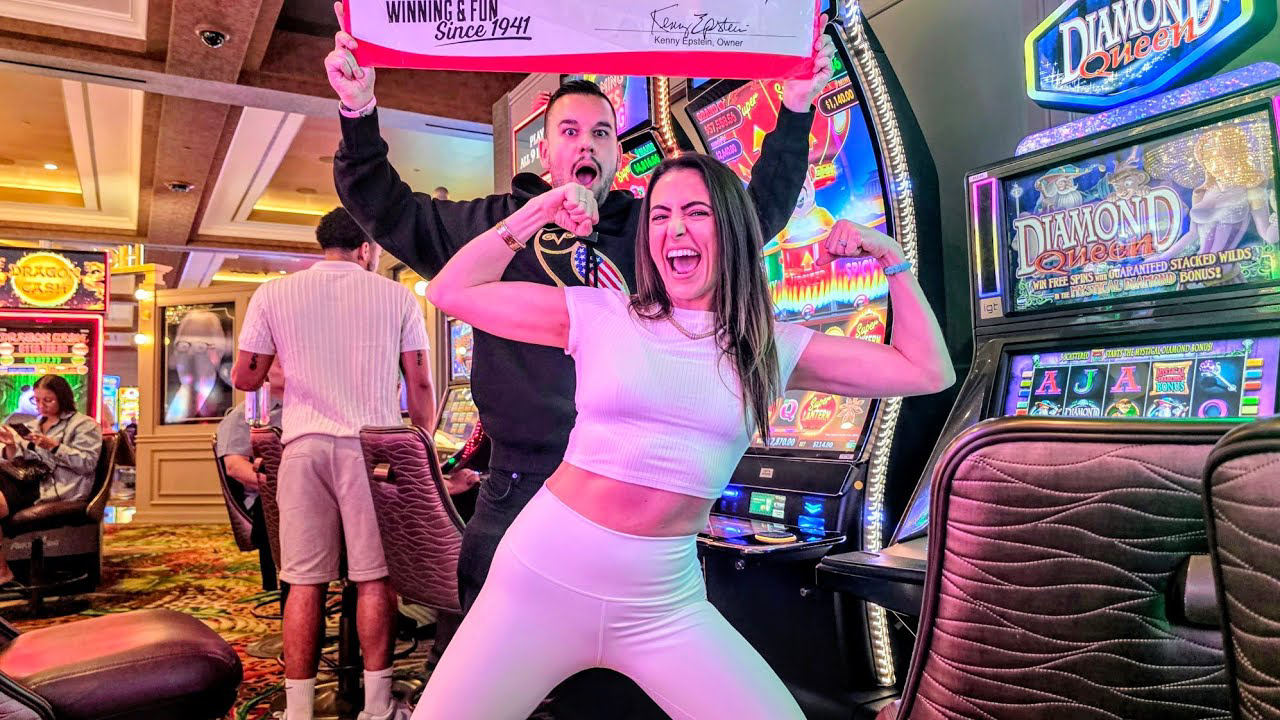 Lady Luck HQ casino streamer